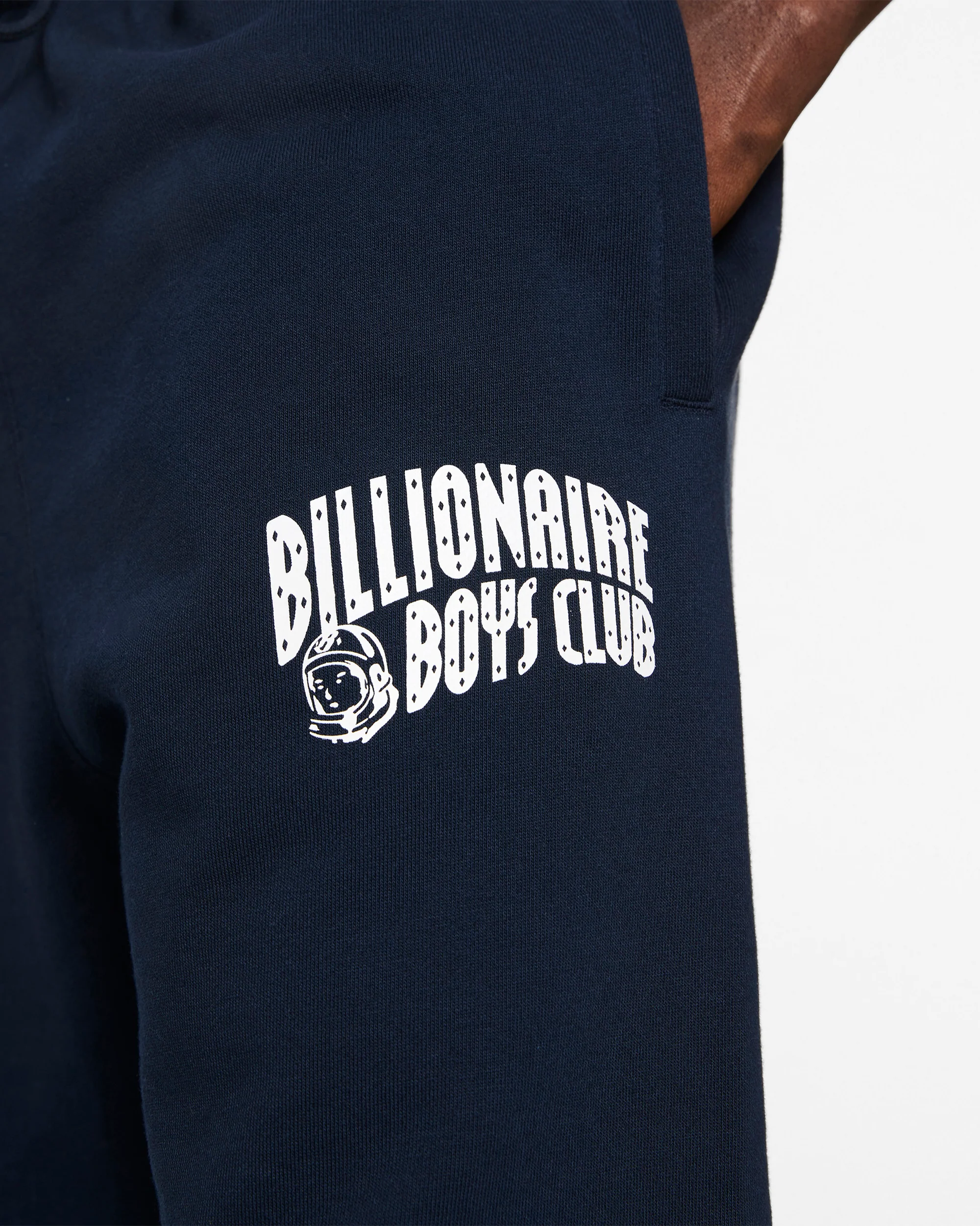 Classic Curve Logo Sweatpant - Macdery