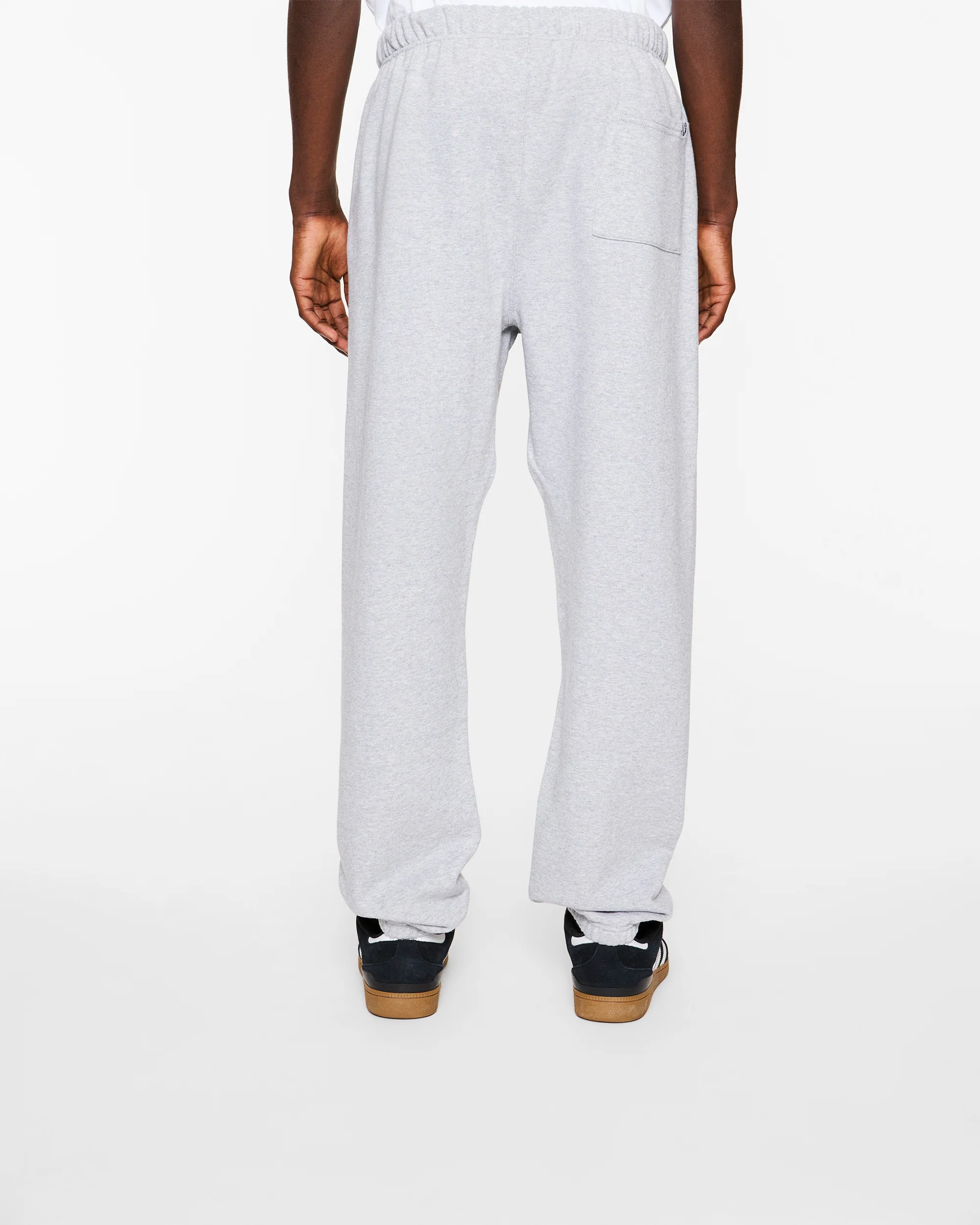 Classic Curve Logo Sweatpant - Macdery